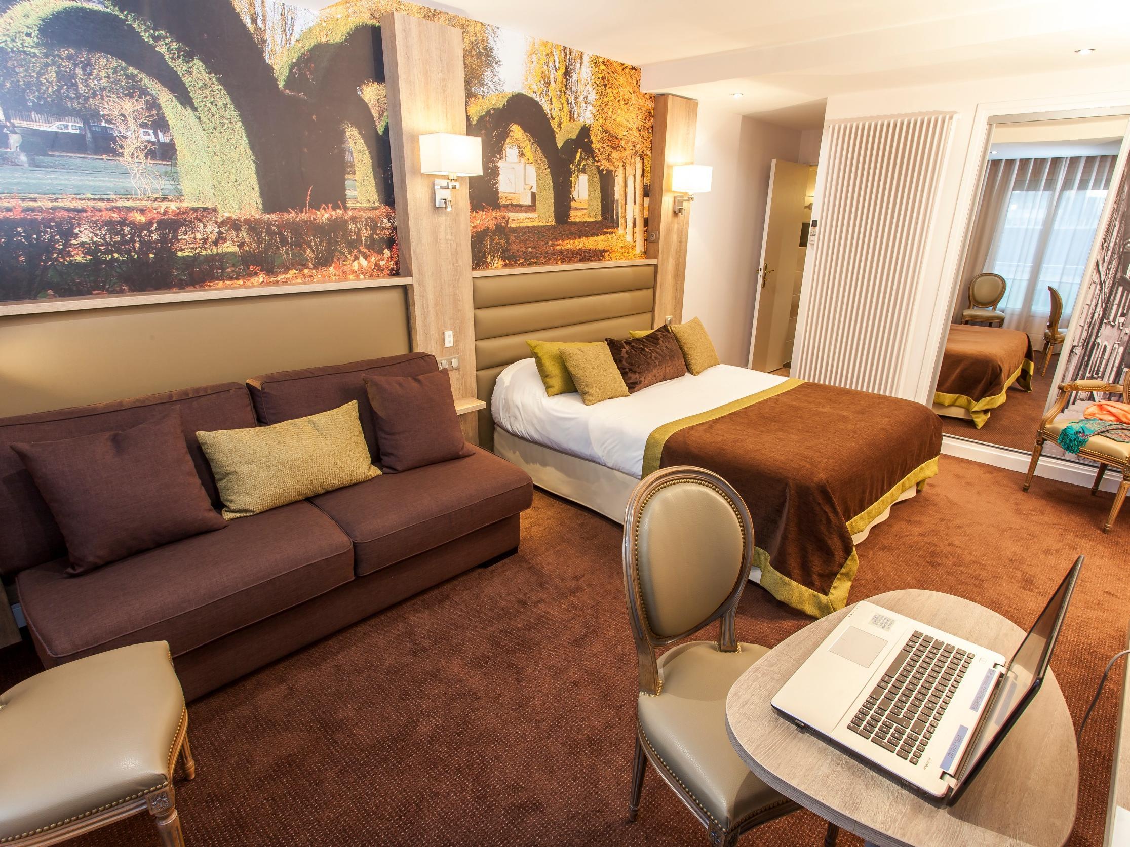 Logis - Le Christina Hotel Bourges Kültér fotó